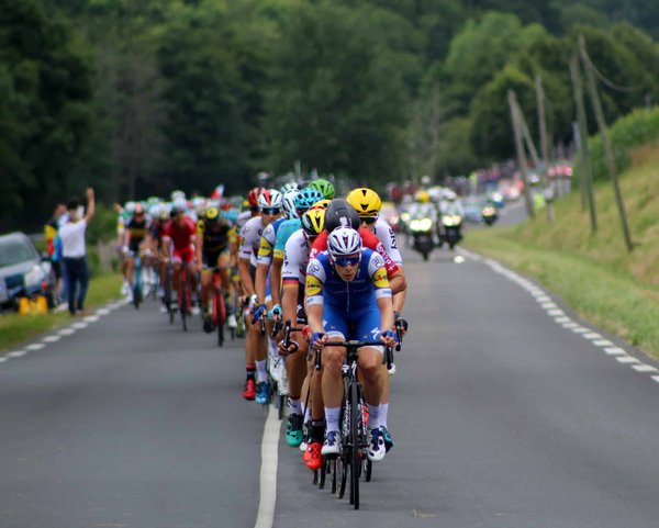 Comment Photographier un Événement Sportif : Astuces et Conseils pour des Images Impactantes