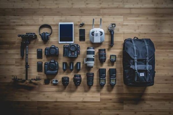 Préparer son matériel photo pour un voyage : Le guide complet